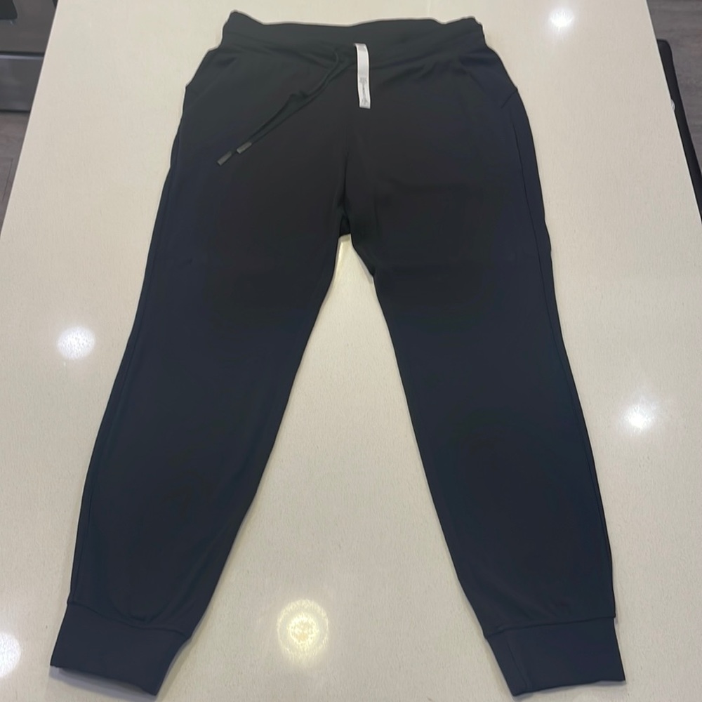 Lululemon size 10